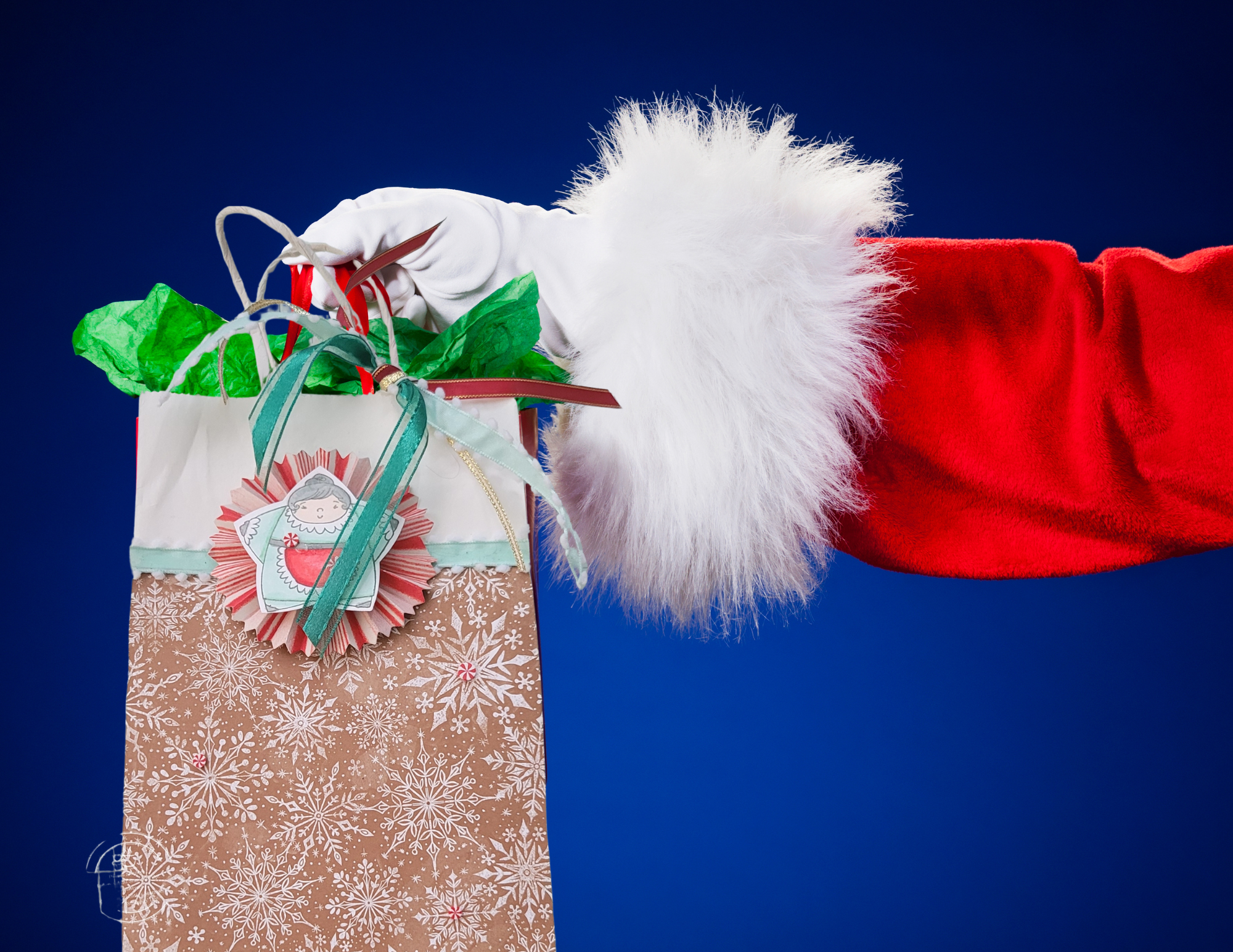 DIY Festive Gift Bags: Santa Approved Creations